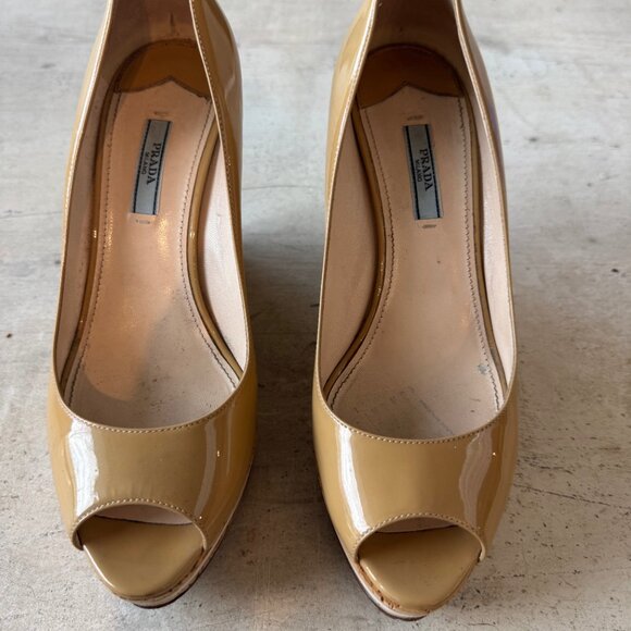 Prada Tan Corkscrew Wedges fits US 9 EU 40 (size 40.5 EU) - Picture 3 of 14